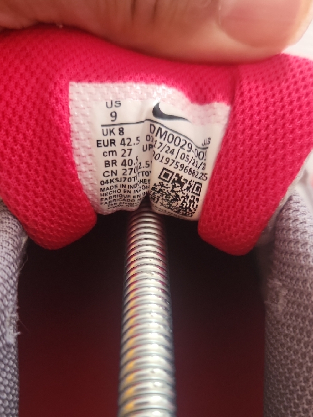 Nike Air Max in Grey, Red and Coral - Picture 11 of 11